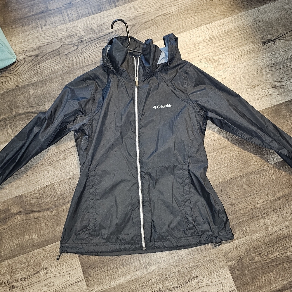 Ladies Columbia Lightweight Rain Jacket